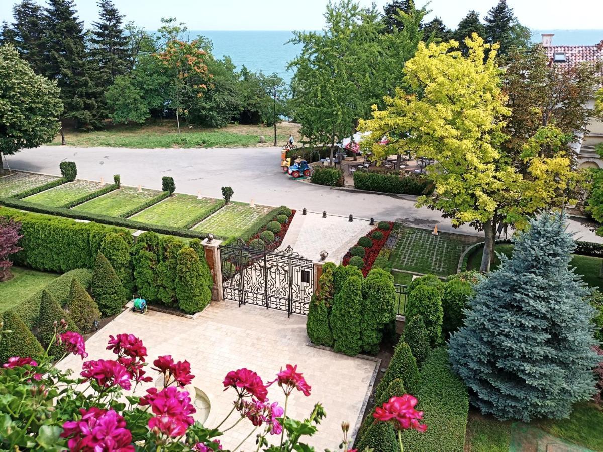 Sea Garden Lux Apartment Varna Esterno foto