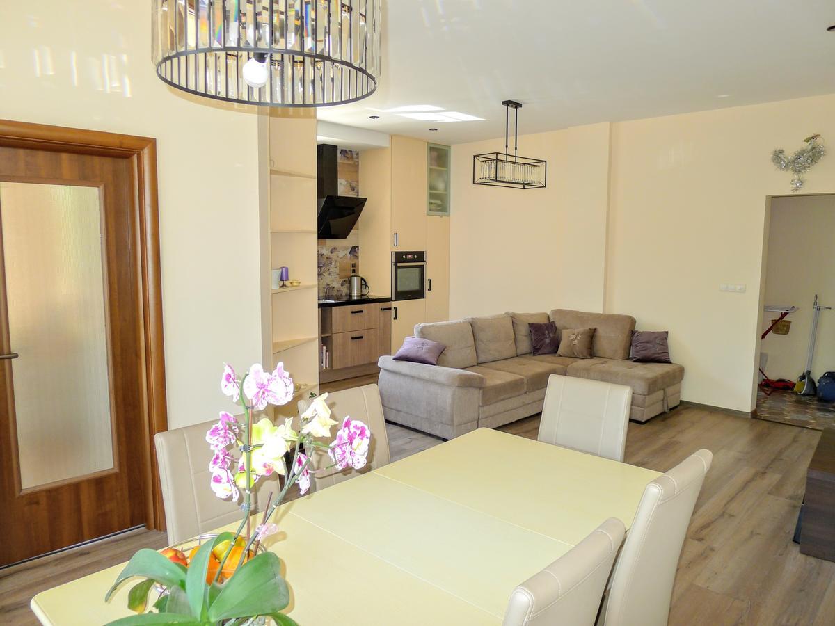 Sea Garden Lux Apartment Varna Esterno foto