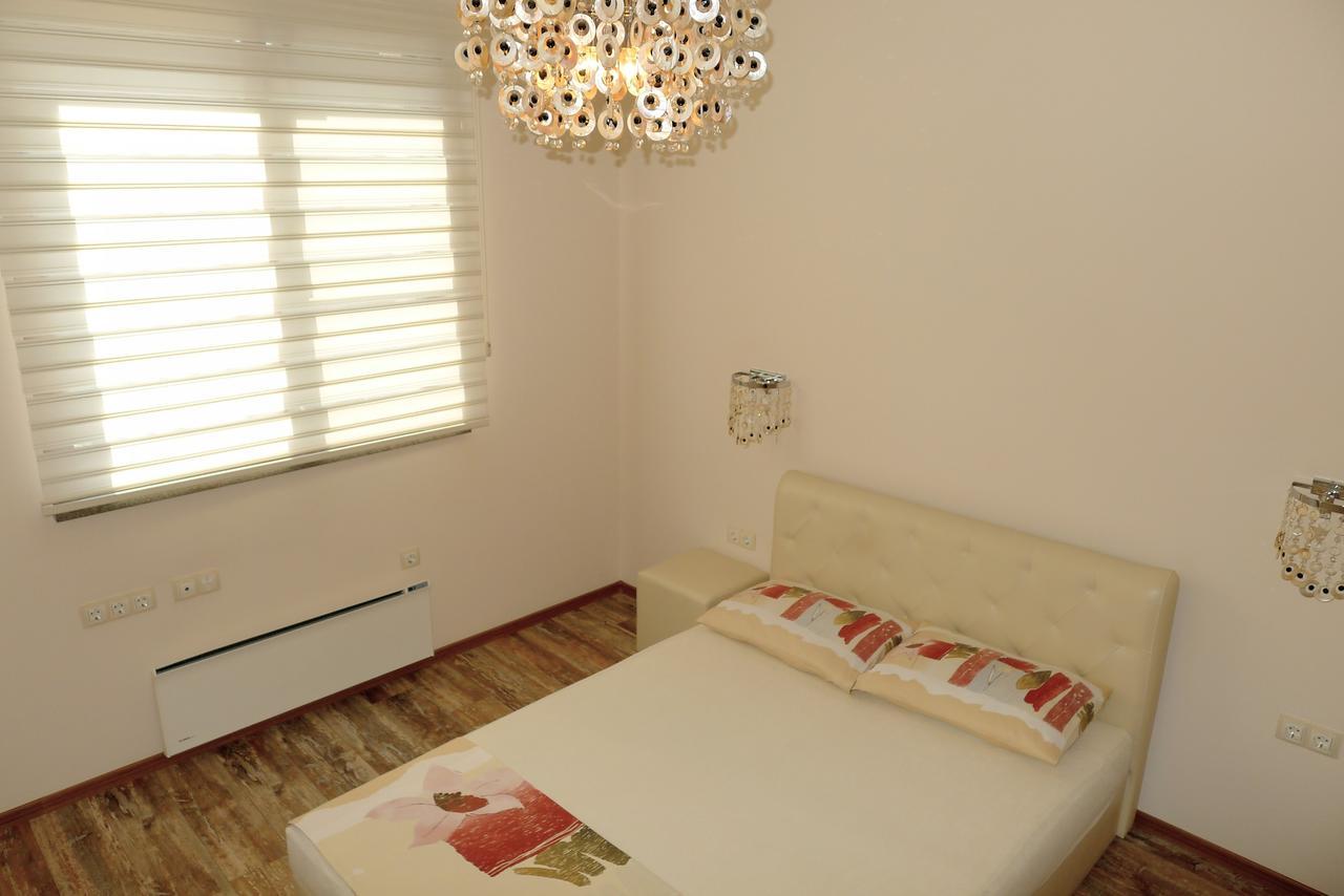 Sea Garden Lux Apartment Varna Esterno foto