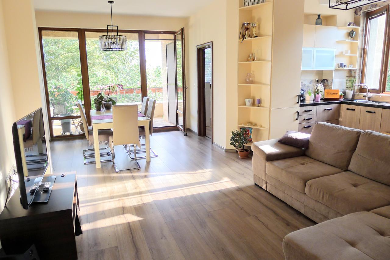 Sea Garden Lux Apartment Varna Esterno foto